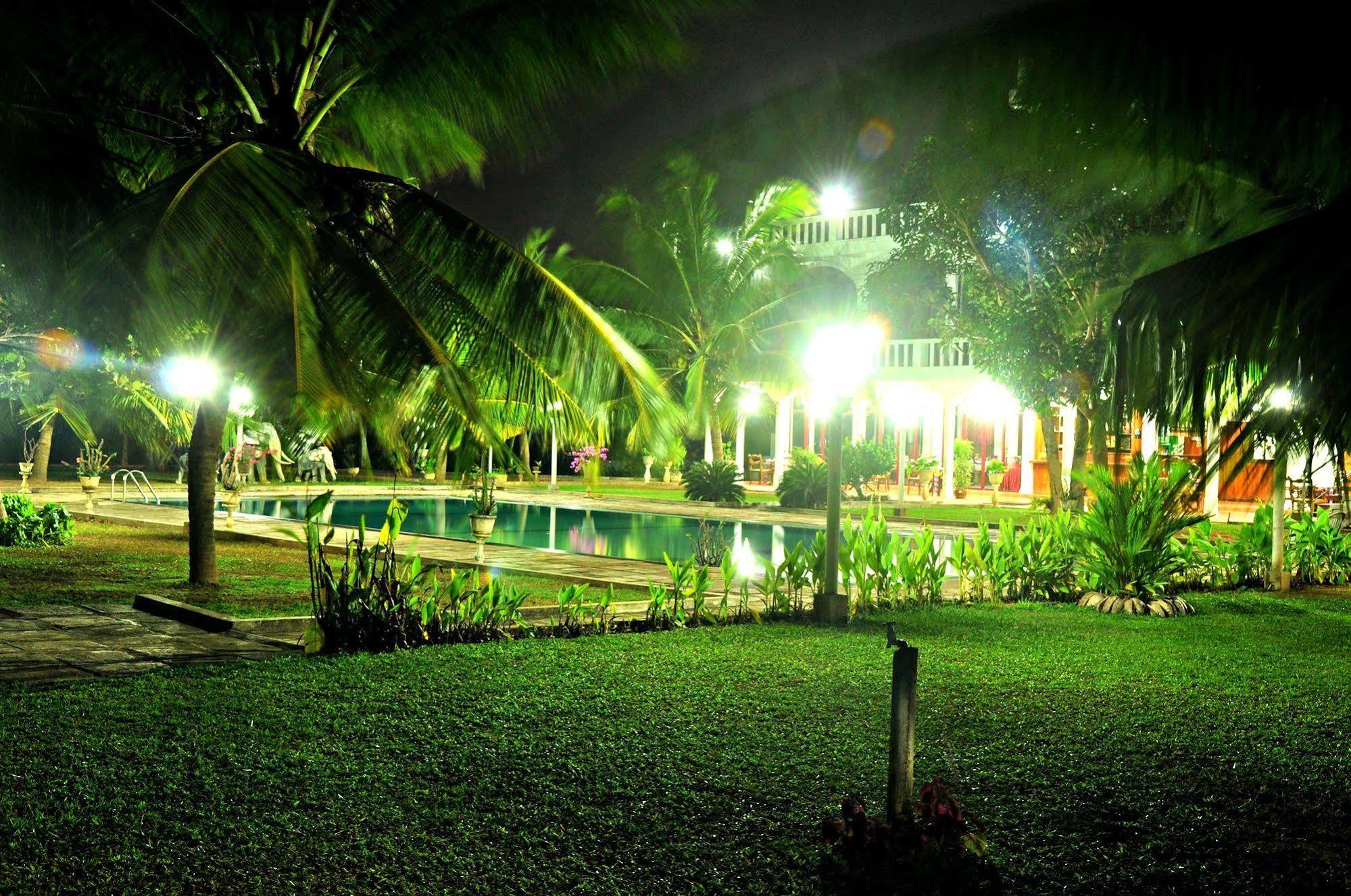 Hotel Lagoon Paradise Negombo Luaran gambar