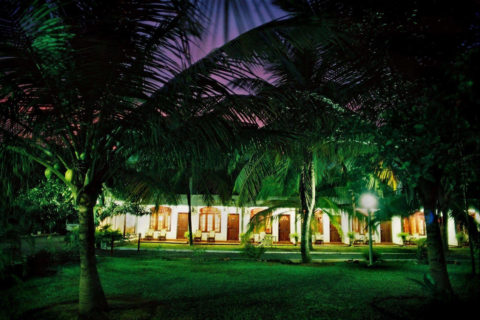 Hotel Lagoon Paradise Negombo Luaran gambar
